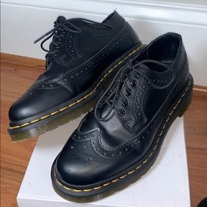 Dr. Martens 3989 5 eye Brogue| Men’s 6 Women’s 7